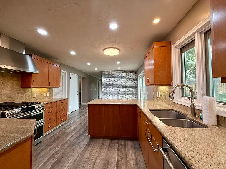 9325 Pauline St — Photo 20