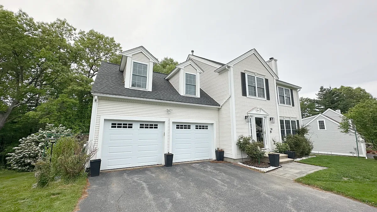 Photo 2 of 22 - 19 Indian Pond Rd - Westborough, MA Building Photo - 19 Indian Pond Rd