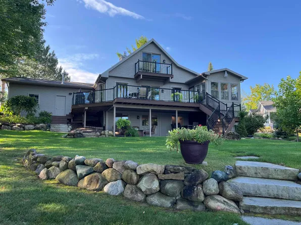 4530 Banbury Ct, Gladwin, MI 48624