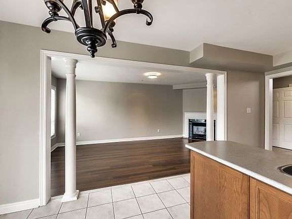 3rd image of 2529 Longridge Cres