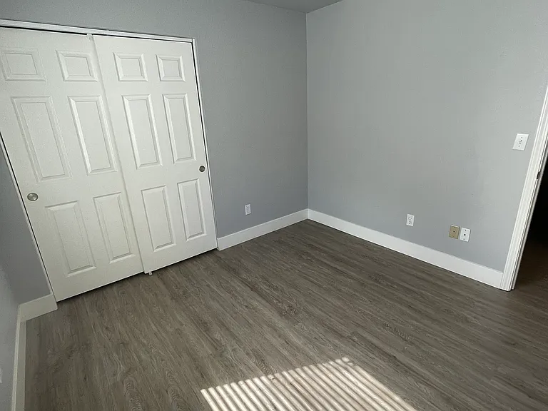 9361 Castleview Dr — Photo 24