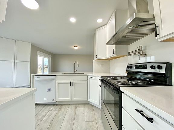 4th image of 15803 Tieton Dr
