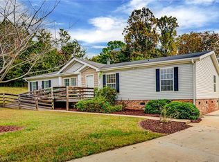 2785 Green Oaks Dr, Winston Salem, NC 27107