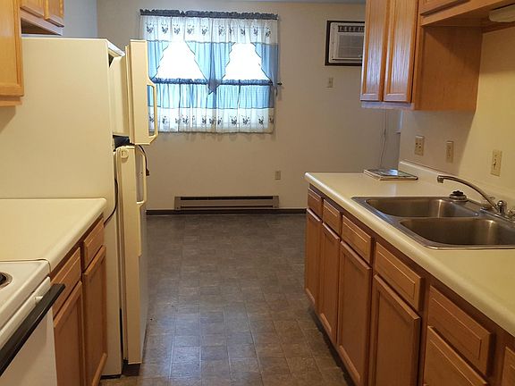 2nd image of 4 5th St SE APT 4