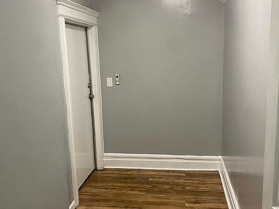 4th image of 35 Baldwin Ave #1