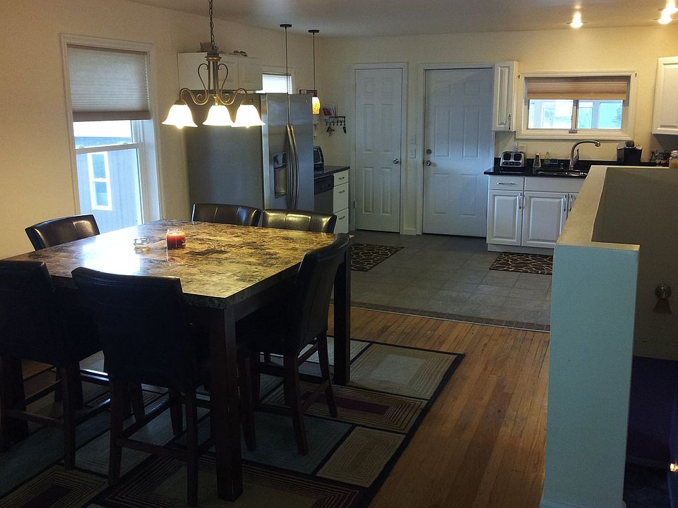 1st image of 12 Circle Dr