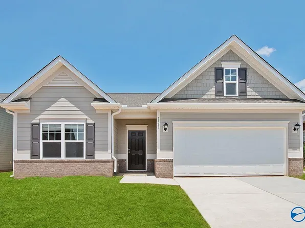 13879 Hill Place Ln, Athens, AL 35611