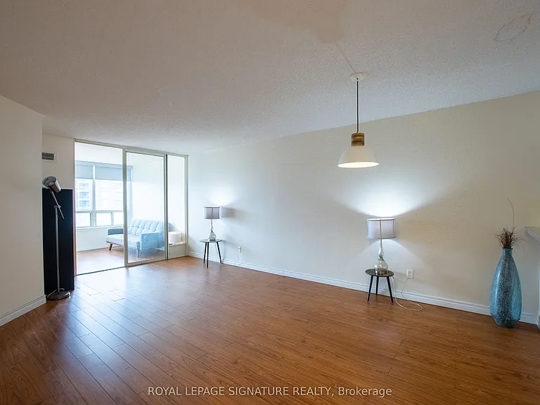 7 Bishop Ave #1604 — Photo 8