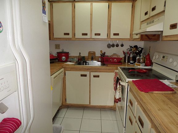 3rd image of 1101 SW 122nd Ave APT 213