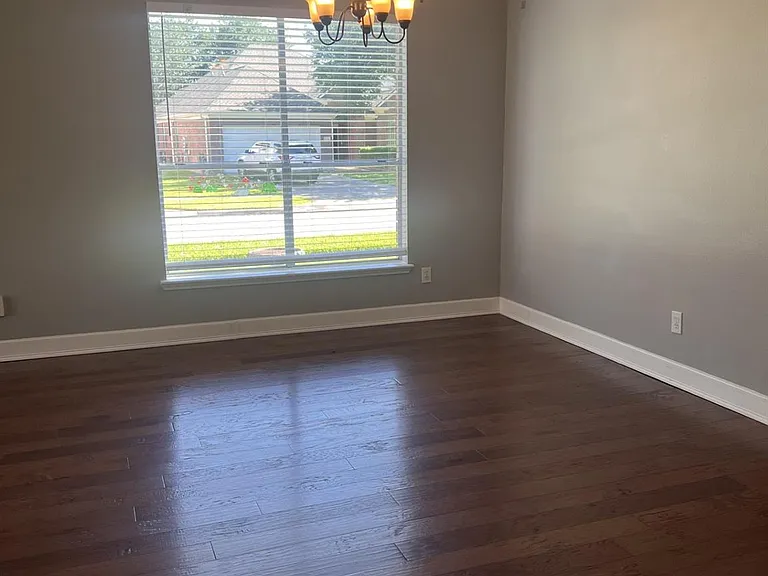 9327 Restover Ln — Photo 14