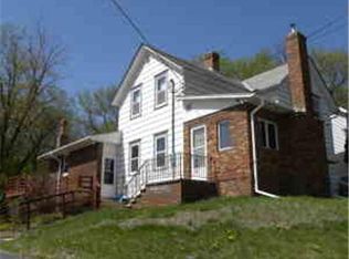 1221 Sugarloaf Rd, Winona, MN 55987