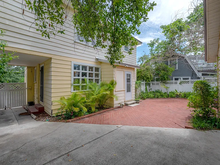 1109 E Patterson St — Photo 53