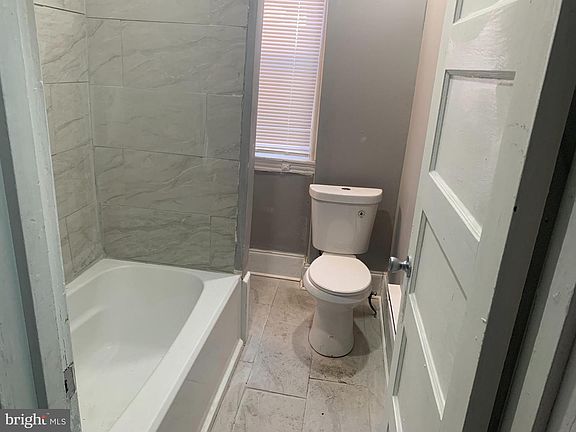 3rd image of 828 S 57th St