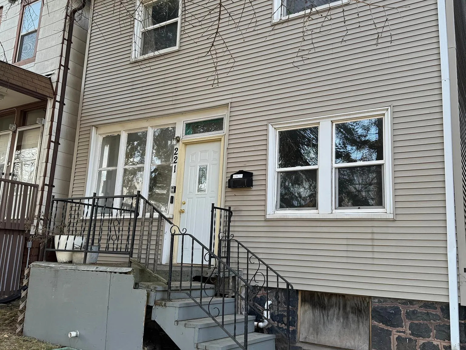 6 bed, 1408 sqft, $1,945 — Photo 3