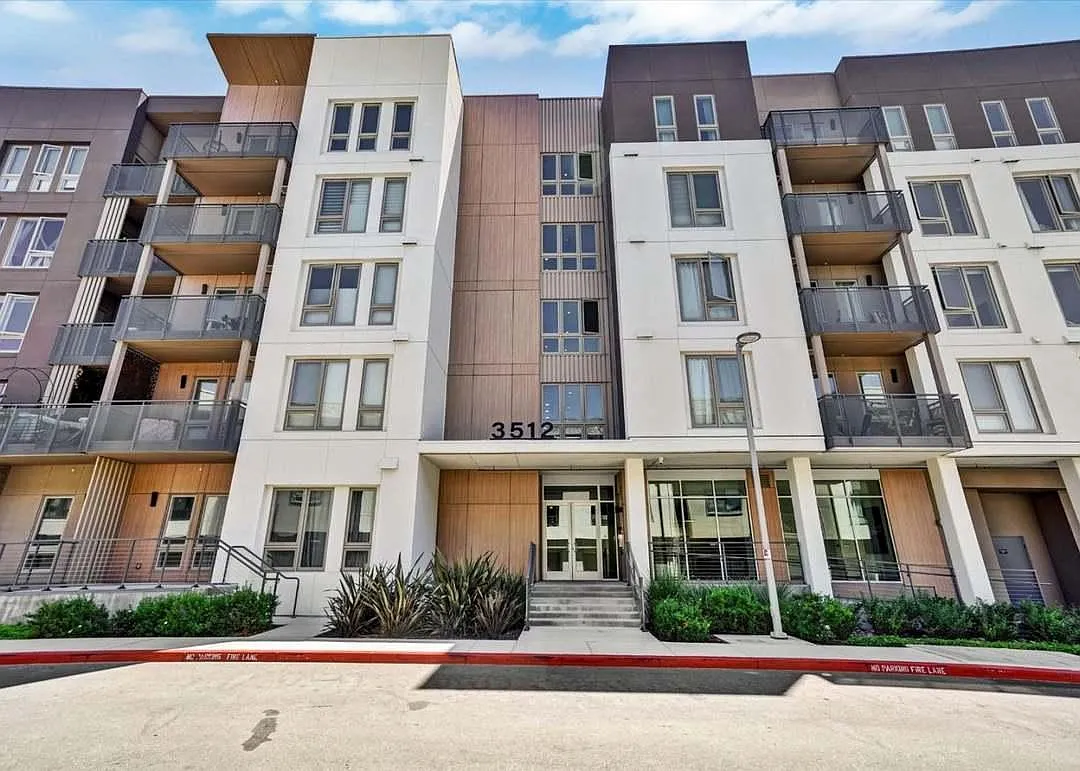 1 bed, 770 sqft, $3,500 — Photo 2