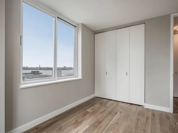 560 West 43rd Street image 7 of 20