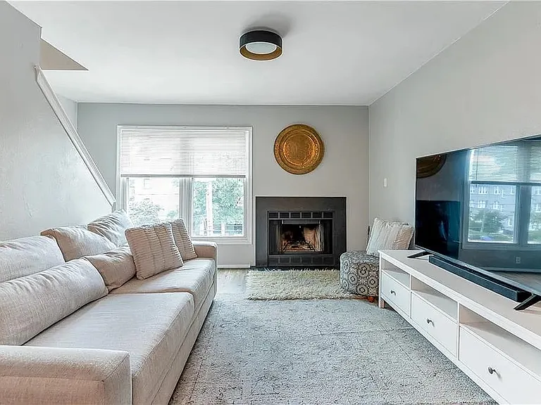 1301 Hampton Blvd #206 — Photo 2