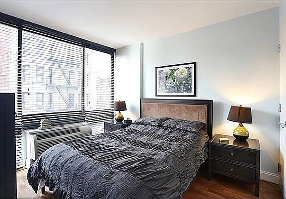 3rd image of 107 E 31st St APT 4A