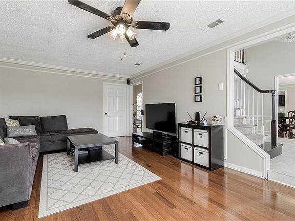 4th image of 1207 Normandy Dr