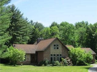 817 E Peenpack Trl, Sparrowbush, NY 12780
