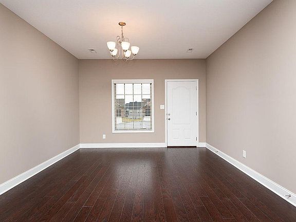 5th image of 1636 Silver Spur Ln
