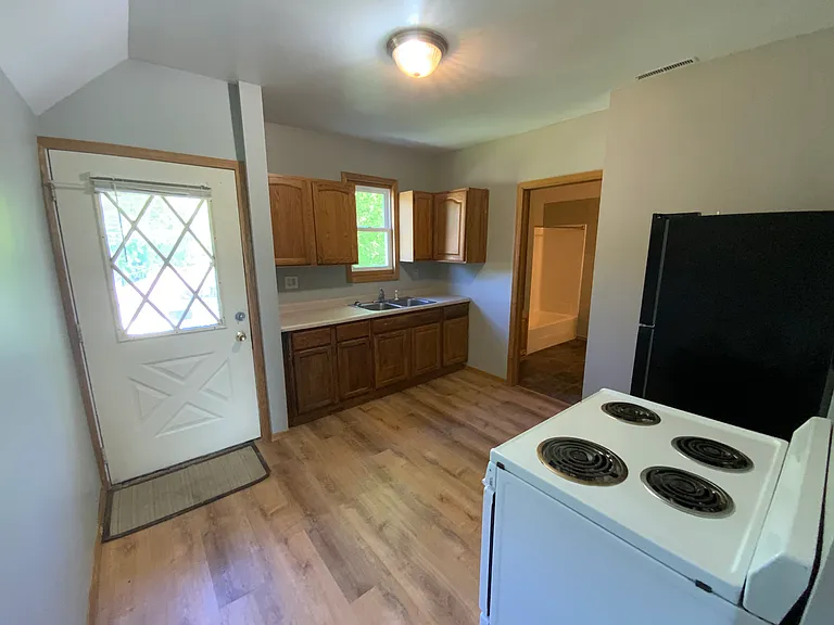 2 bed, 1.0 bath, $975 — Photo 13