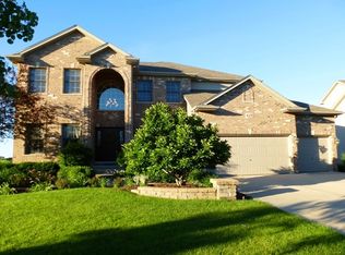 415 Deerfield Dr, Oswego, IL 60543