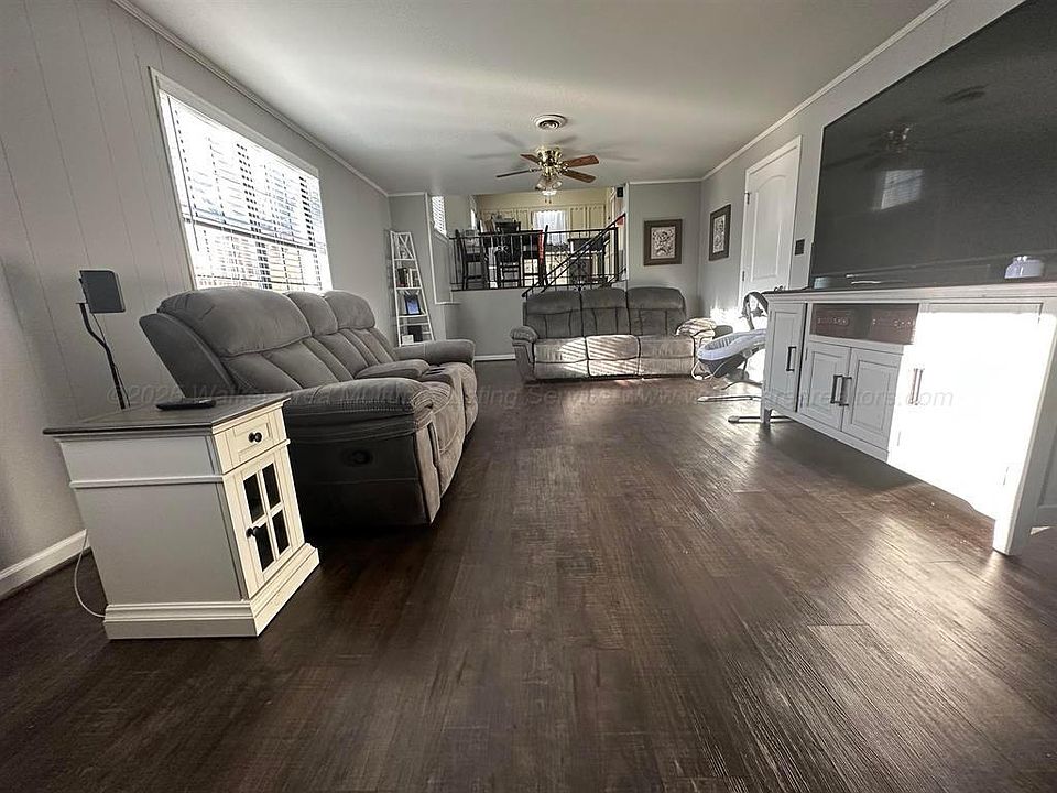 2nd image of 7500 Cresview Ln