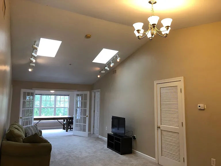 929 Morreene Rd #B33 — Photo 4