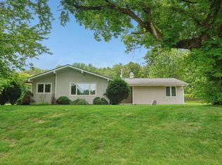 W279N5143 N Willow Creek Dr, Pewaukee, WI 53072