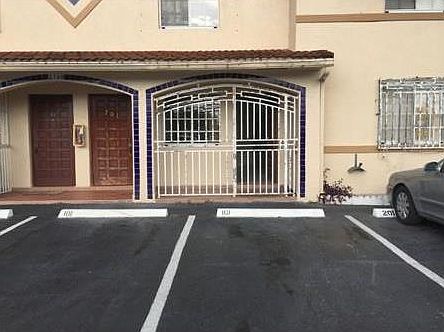 1st image of 2200 W 74th St #10119