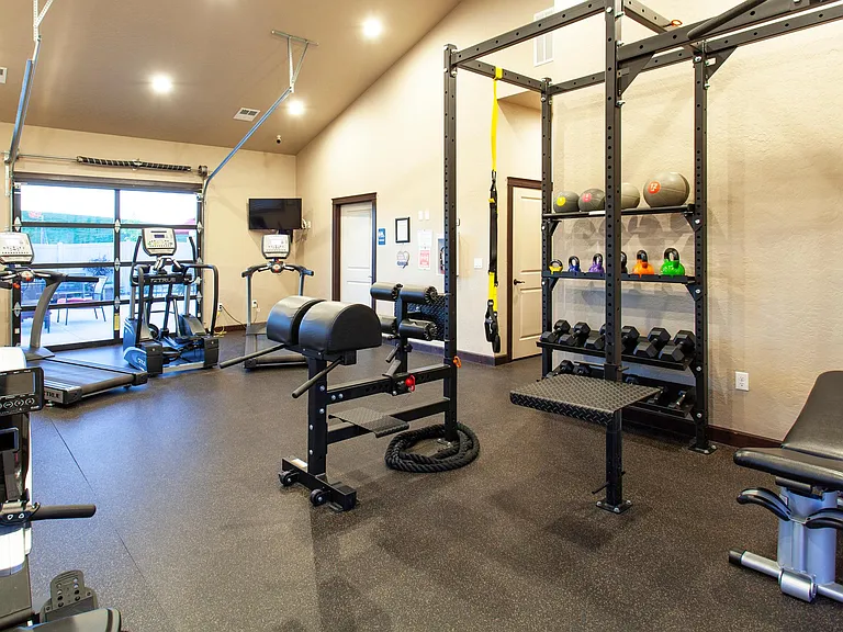 The Residence at Whispering Hills — Photo 36