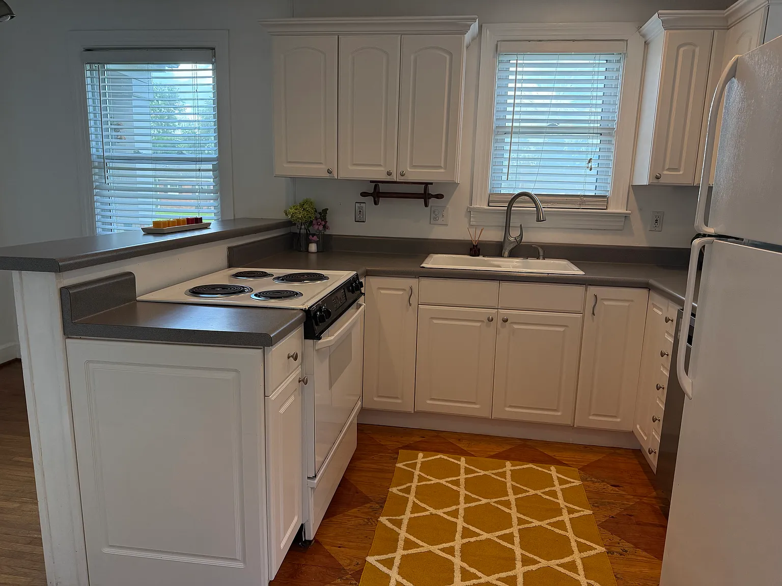 2 bed, 910 sqft, $2,050 — Photo 2