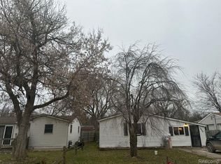 1090 Lucharles Ave, Mount Morris, MI 48458