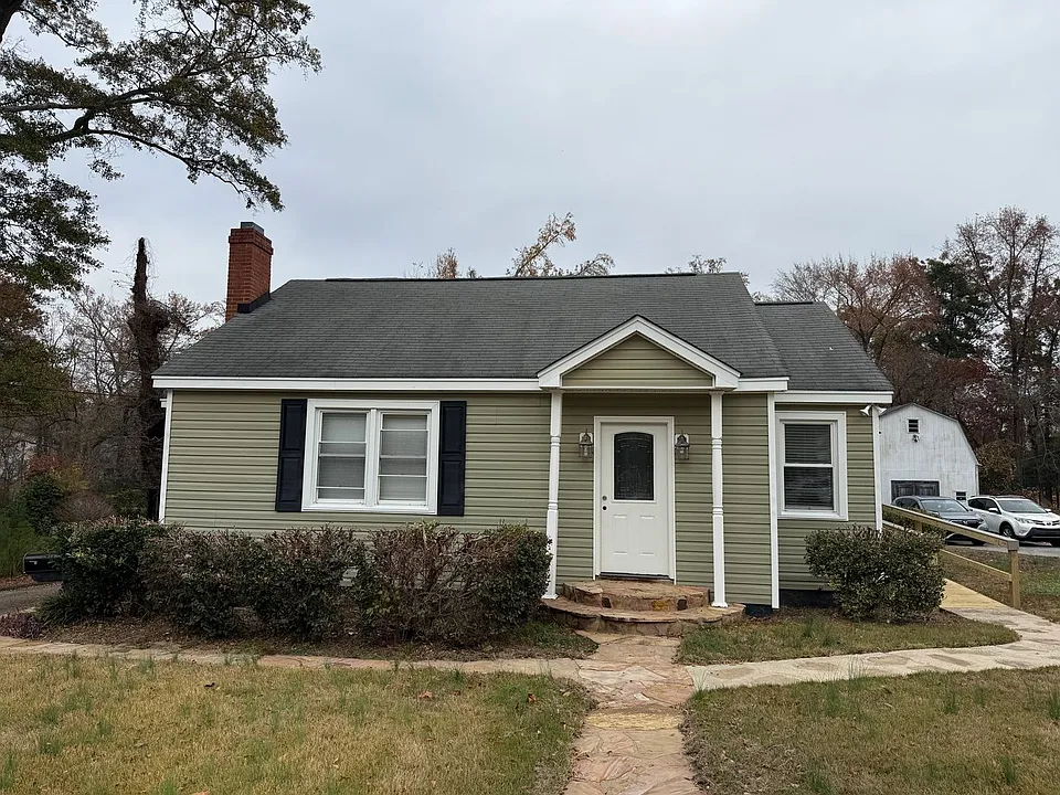 812 E Main St