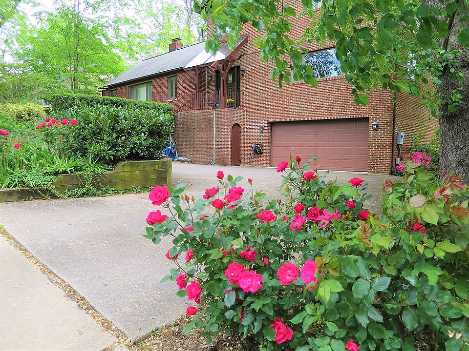 2nd image of 1207 Bayliss Dr