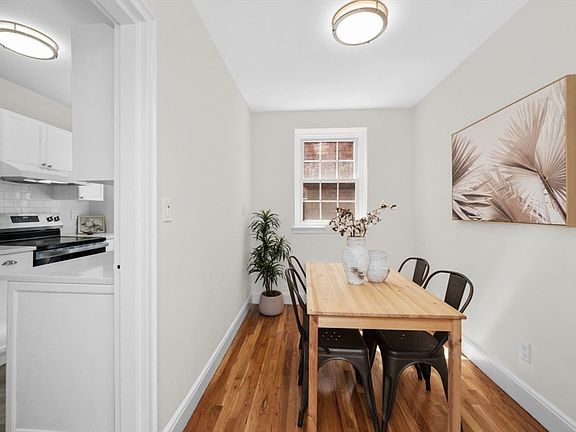 4th image of 19 Englewood Ave APT 2