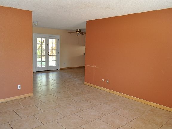 2nd image of 1128 S SPUR Street