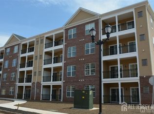 623 Doral Ct, Piscataway, NJ 08854