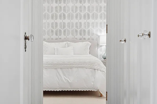 Rented by Douglas Elliman | media 16