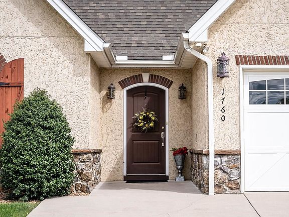 3rd image of 1760 Sherry Ln