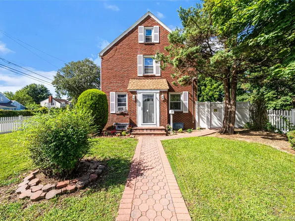 695 Front Street, Hempstead, NY 11550