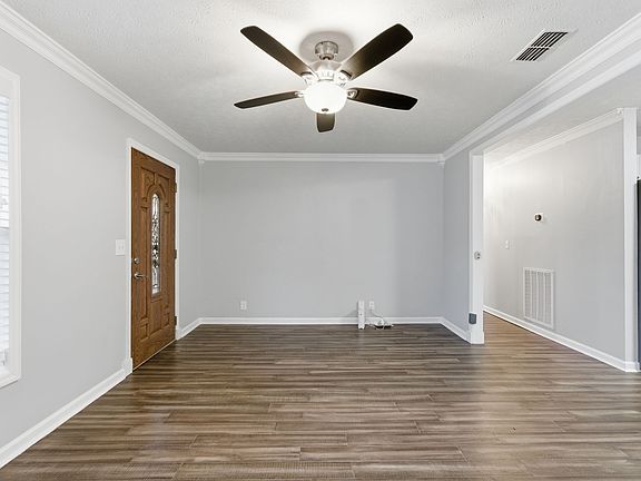 4th image of 318 Queen Ave