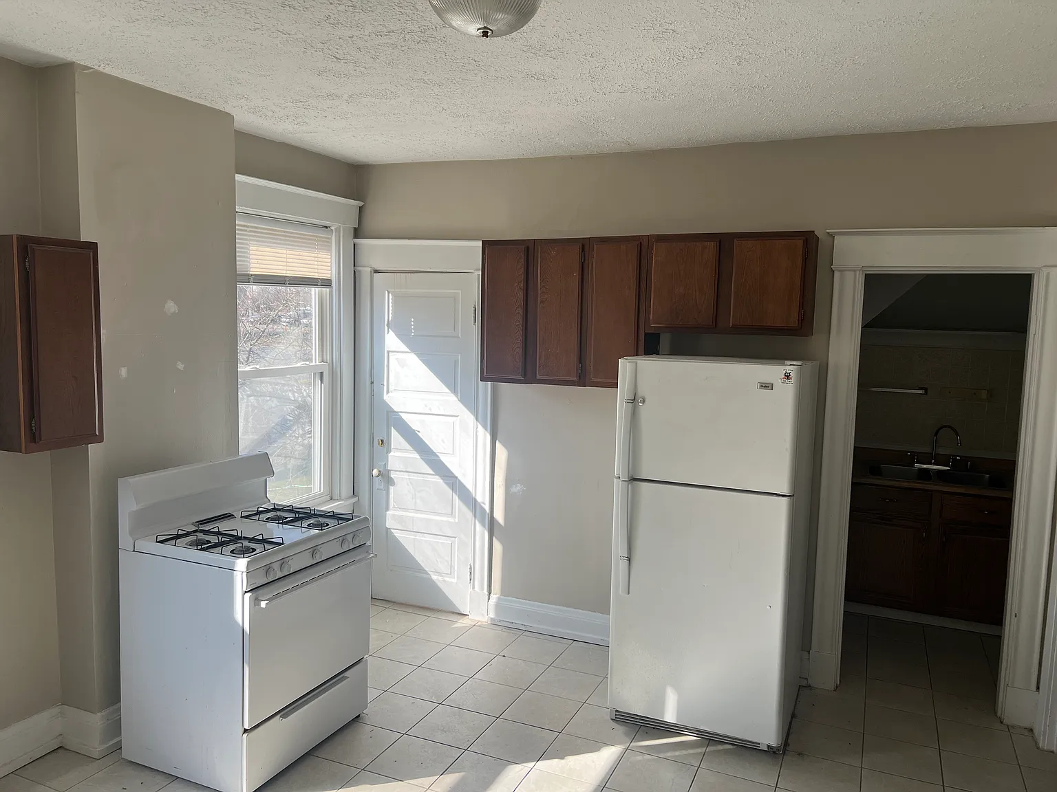 1 bed, 750 sqft, $900 — Photo 4