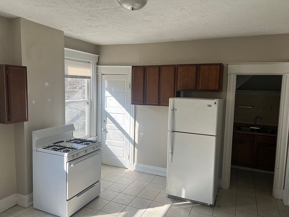 Large kitchen with room
For dining room table
