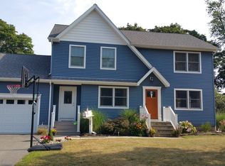 33 Franklin Ave, Pompton Plains, NJ 07444
