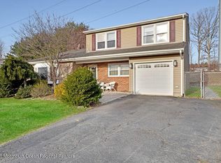 46 Brookside Rd, Edison, NJ 08817