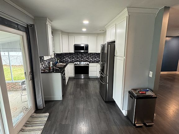 3rd image of 808 Naudain Ave