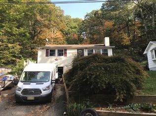 6 Mary St, West Milford, NJ 07480