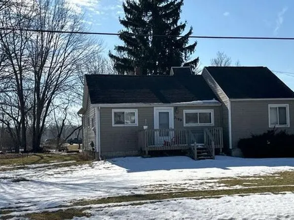 3169 W Stanley Rd, Mount Morris, MI 48458